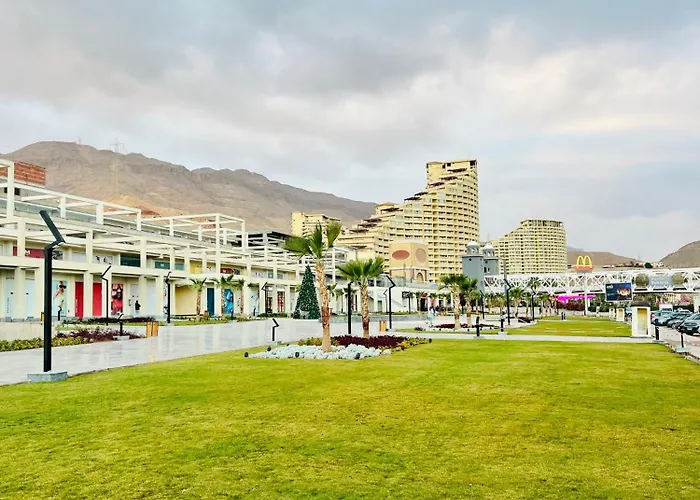 In Porto Sokhna Water Front Fo Familis Ajn-Szuhna
